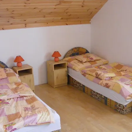 Tünde * Bernecebaráti